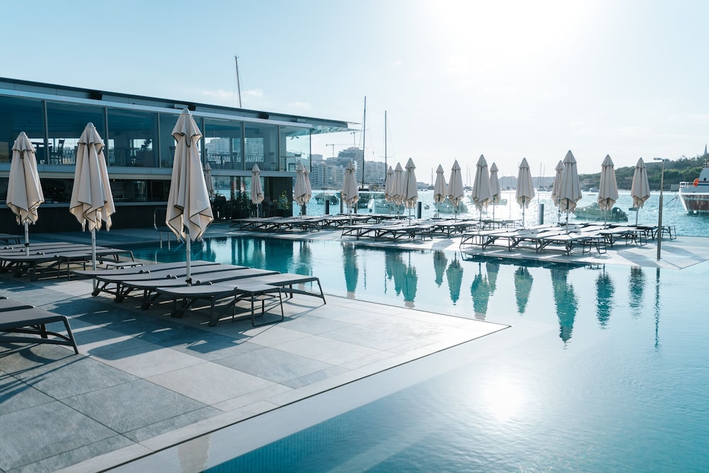 Bayview Hotel by ST Hotels — Swimming pool in Gzira, Malta Island