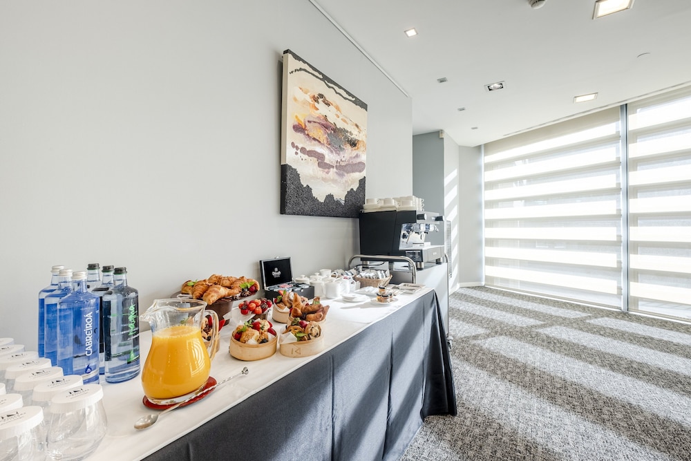 Eurostars Grand Marina — Restaurant & bars in Barcelona, Catalonia