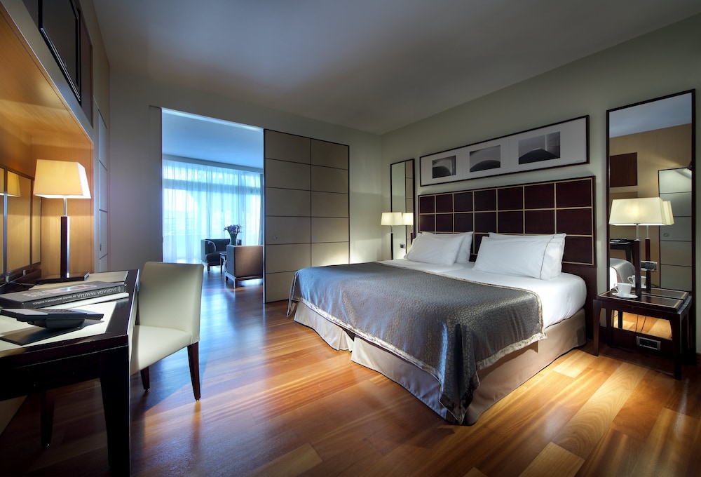 Eurostars Grand Marina — Hotel rooms in Barcelona, Catalonia
