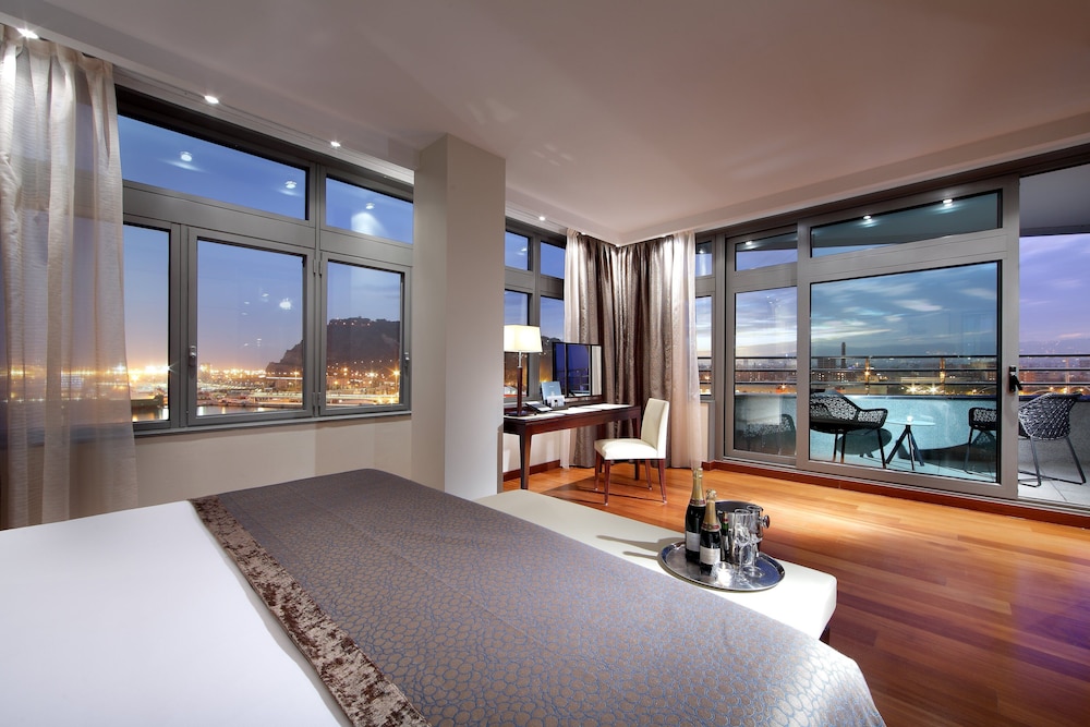 Eurostars Grand Marina — Hotel rooms in Barcelona, Catalonia