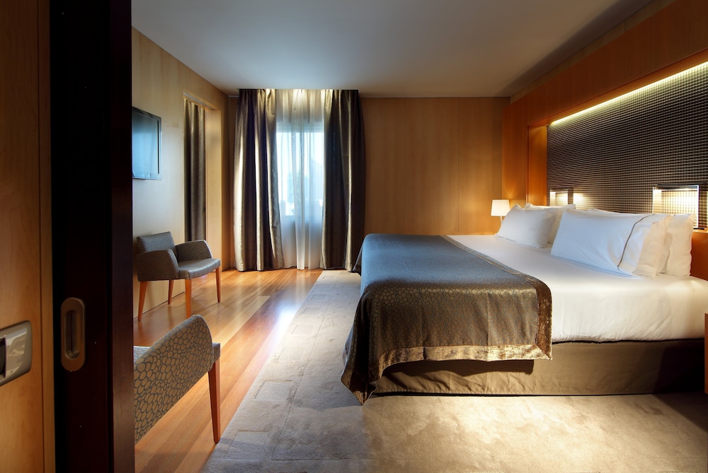 Eurostars Grand Marina — Hotel rooms in Barcelona, Catalonia