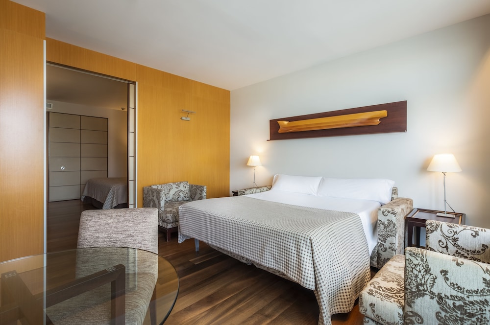 Eurostars Grand Marina — Hotel rooms in Barcelona, Catalonia