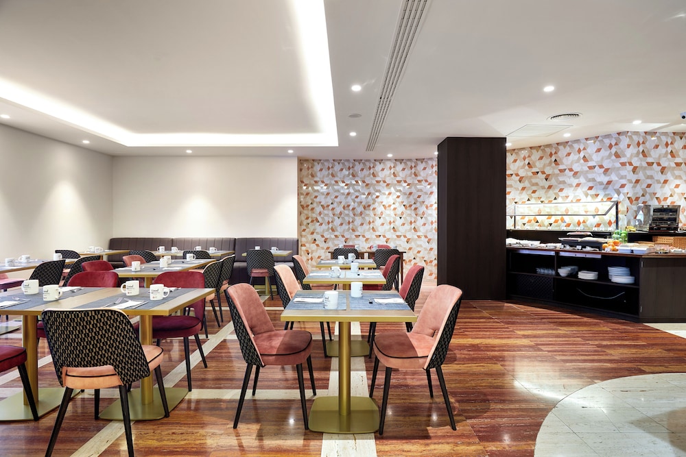 Hotel Exe Mitre — Restaurant & bars in Barcelona, Catalonia