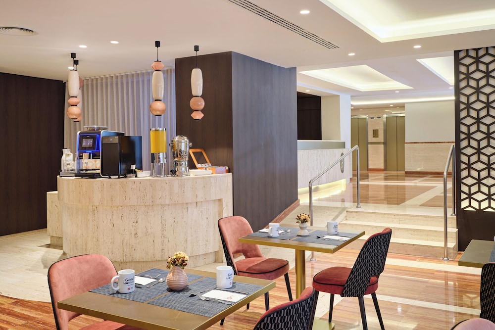 Hotel Exe Mitre — Restaurant & bars in Barcelona, Catalonia