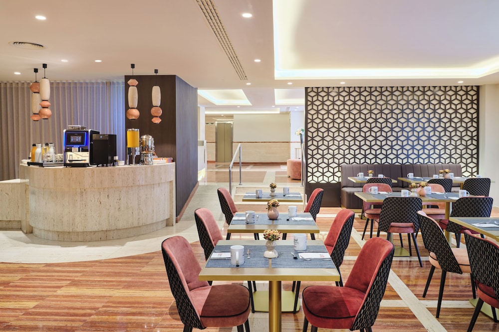 Hotel Exe Mitre — Restaurant & bars in Barcelona, Catalonia