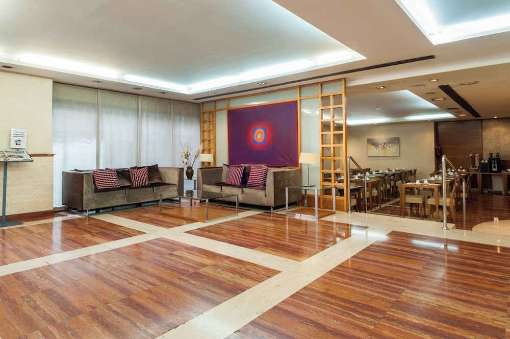 Hotel Exe Mitre — Restaurant & bars in Barcelona, Catalonia