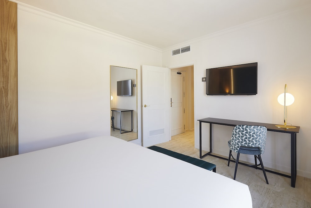 Hotel Exe Mitre — Hotel rooms in Barcelona, Catalonia