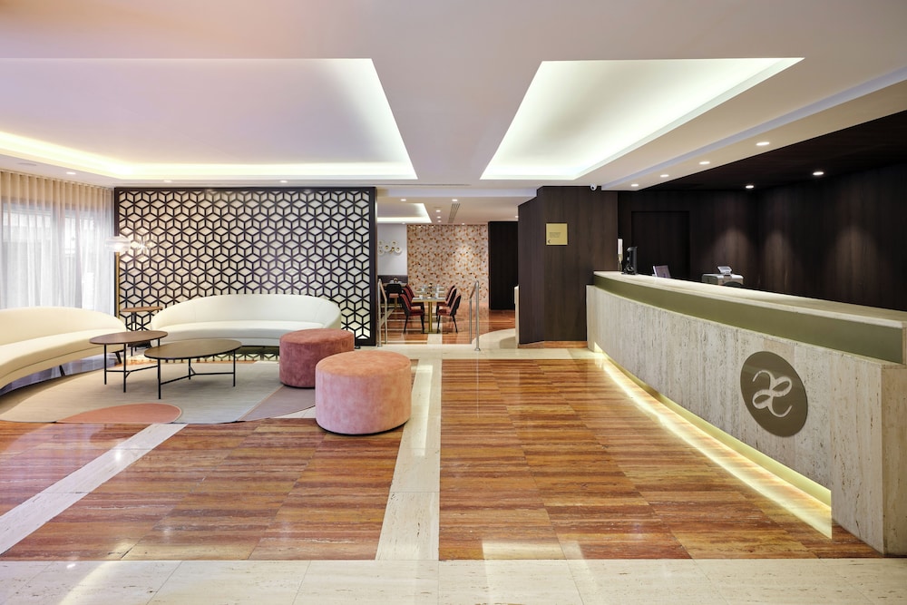 Hotel Exe Mitre — Restaurant & bars in Barcelona, Catalonia