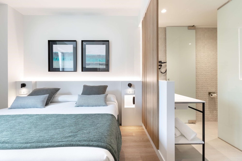 Alexandre Fira Congress — Hotel rooms in Barcelona, Catalonia