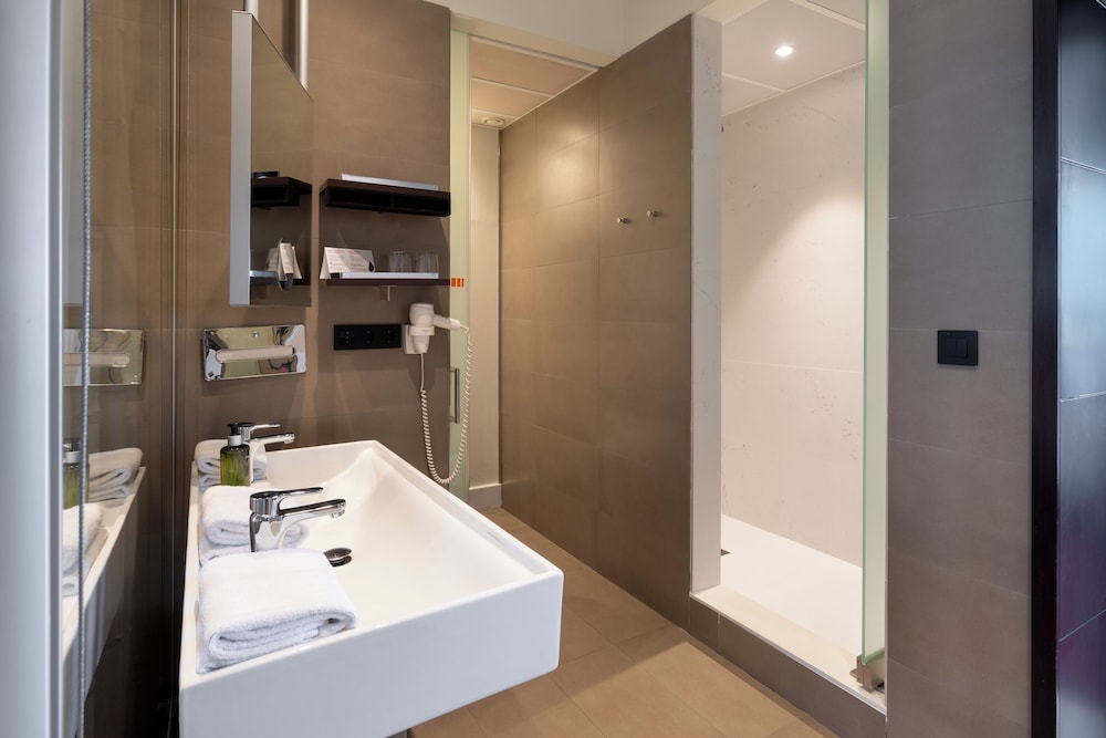 Alexandre Fira Congress — Hotel rooms in Barcelona, Catalonia