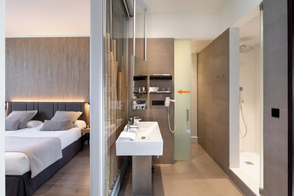 Alexandre Fira Congress — Hotel rooms in Barcelona, Catalonia