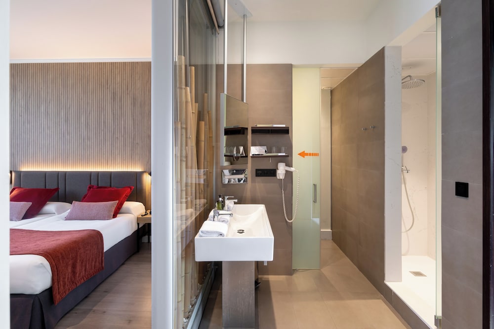 Alexandre Fira Congress — Hotel rooms in Barcelona, Catalonia