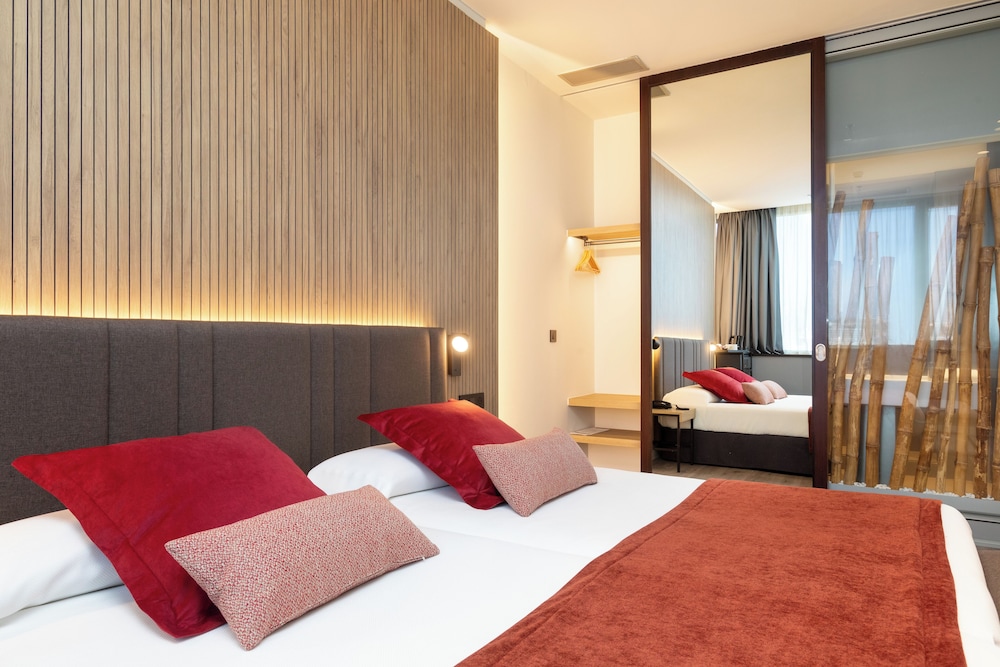 Alexandre Fira Congress — Hotel rooms in Barcelona, Catalonia