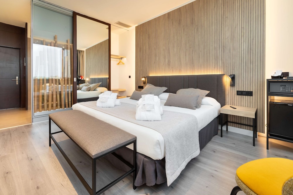 Alexandre Fira Congress — Hotel rooms in Barcelona, Catalonia