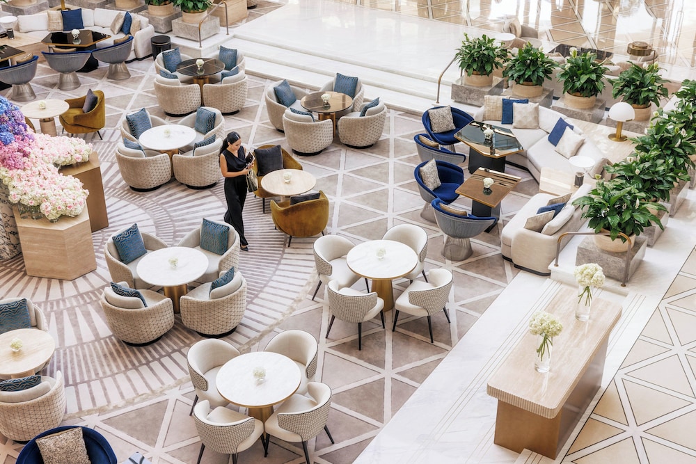 Jumeirah Emirates Towers Dubai — Restaurant & bars in Dubai