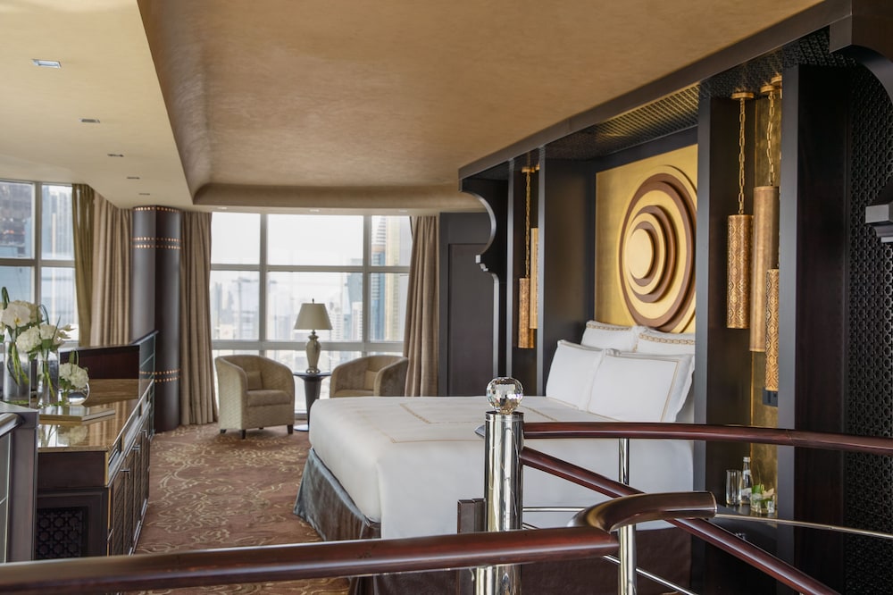 Jumeirah Emirates Towers Dubai — Hotel rooms in Dubai
