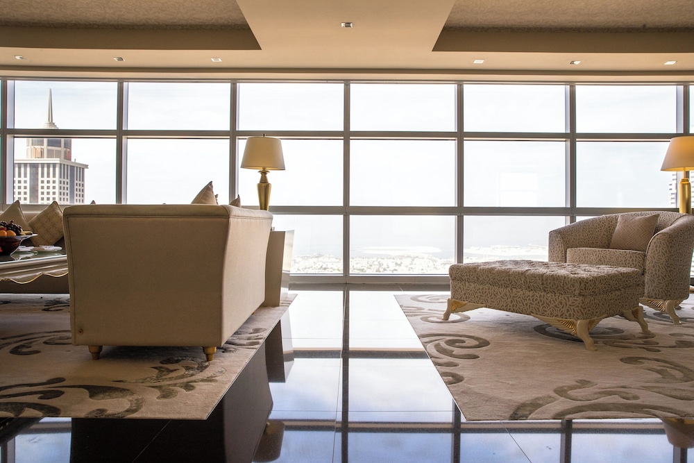 Jumeirah Emirates Towers Dubai — Hotel rooms in Dubai