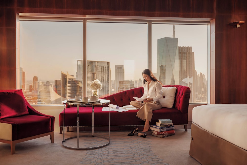 Jumeirah Emirates Towers Dubai — Hotel rooms in Dubai