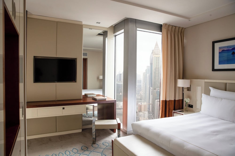 Jumeirah Emirates Towers Dubai — Hotel rooms in Dubai