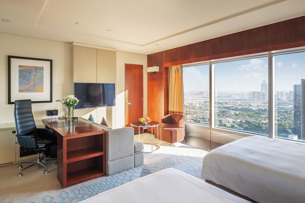 Jumeirah Emirates Towers Dubai — Hotel rooms in Dubai