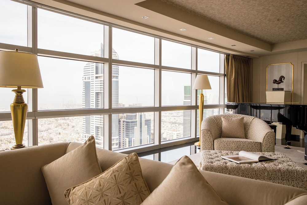 Jumeirah Emirates Towers Dubai — Hotel rooms in Dubai