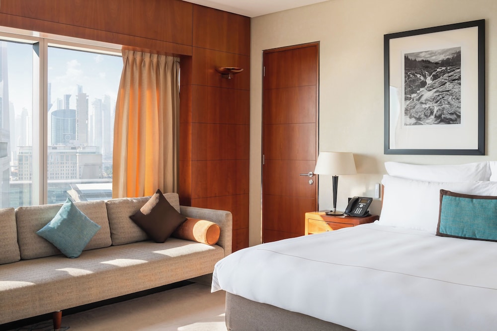 Jumeirah Emirates Towers Dubai — Hotel rooms in Dubai