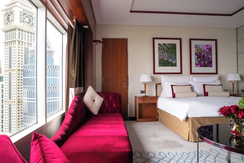 Jumeirah Emirates Towers Dubai — Hotel rooms in Dubai