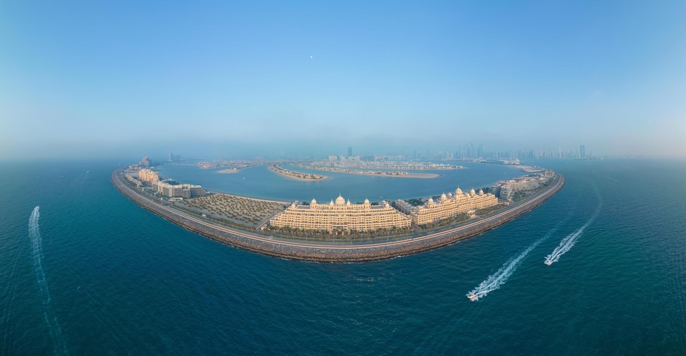 Kempinski Hotel Palm Jumeirah — Hotel building in Dubai