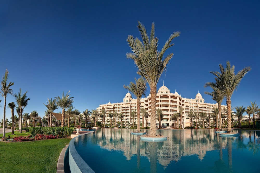 Kempinski Hotel Palm Jumeirah — Hotel building in Dubai