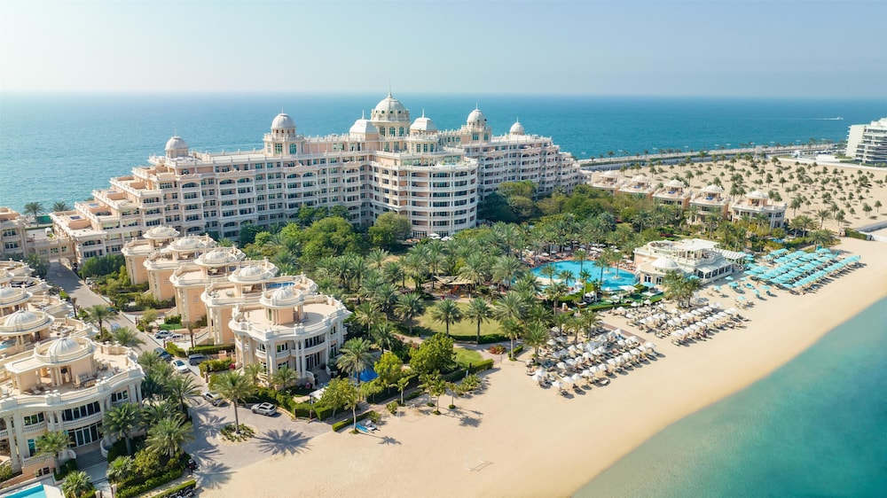 Kempinski Hotel Palm Jumeirah — Hotel building in Dubai