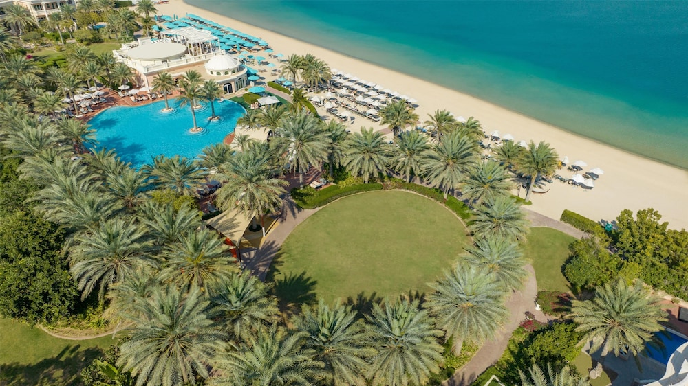 Kempinski Hotel Palm Jumeirah — Beach in Dubai