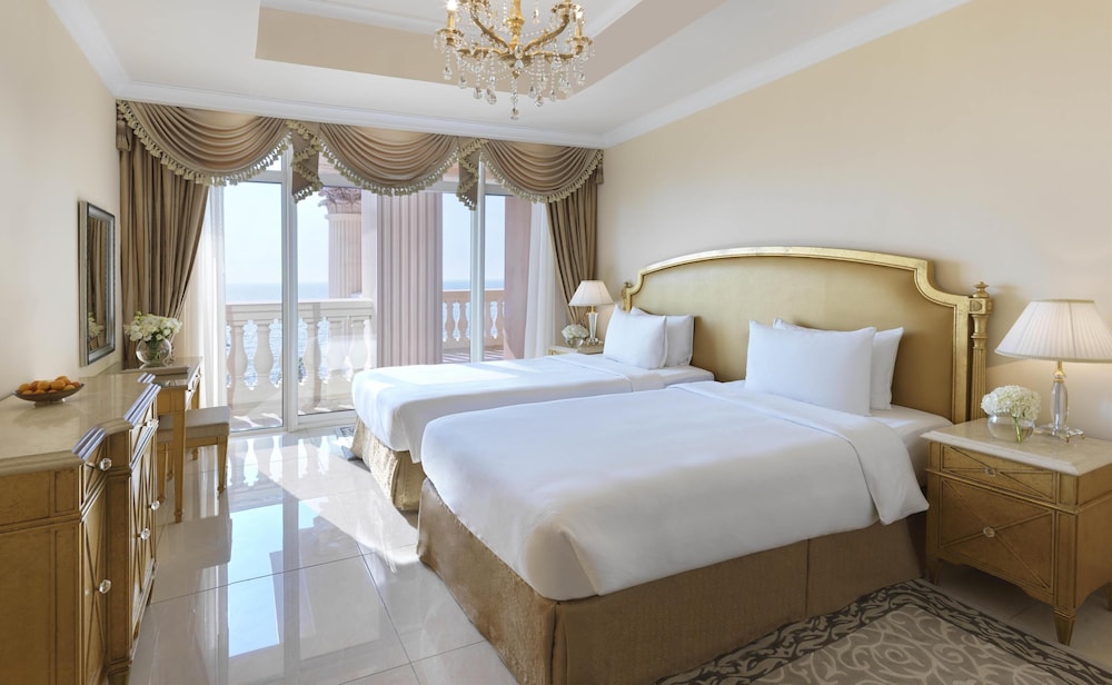 Kempinski Hotel Palm Jumeirah — Hotel rooms in Dubai