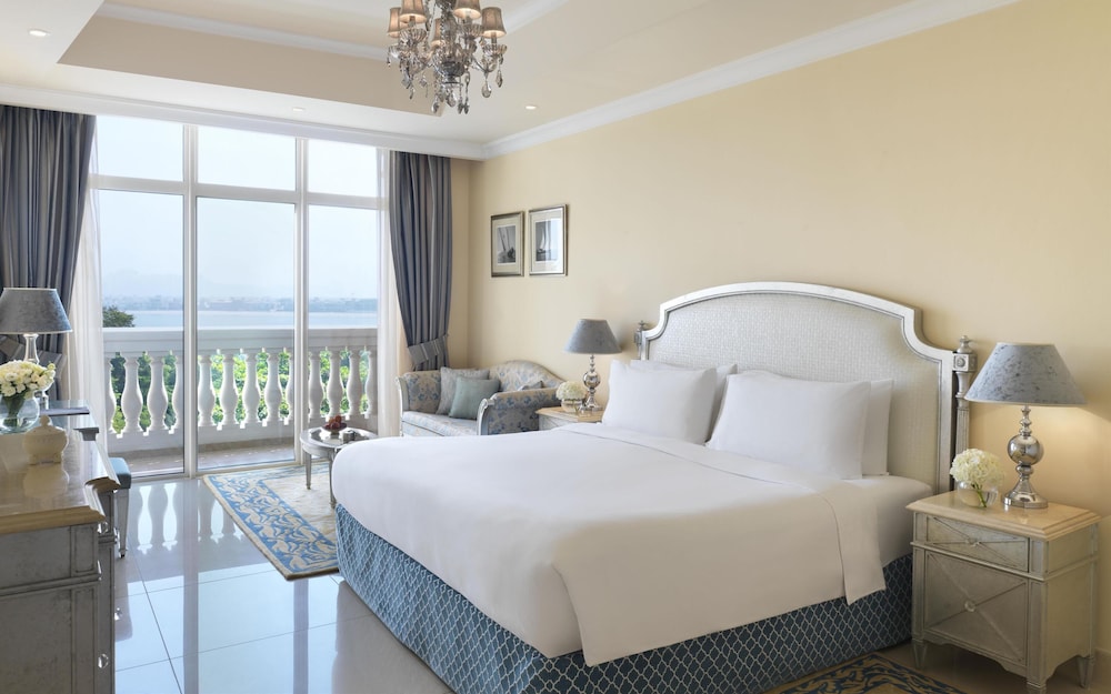 Kempinski Hotel Palm Jumeirah — Hotel rooms in Dubai