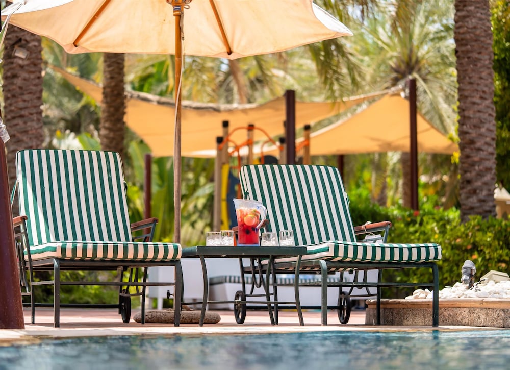 Kempinski Hotel Palm Jumeirah — Swimming pool in Dubai