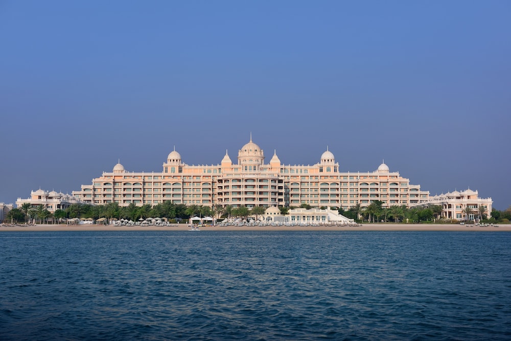 Kempinski Hotel Palm Jumeirah — Hotel building in Dubai