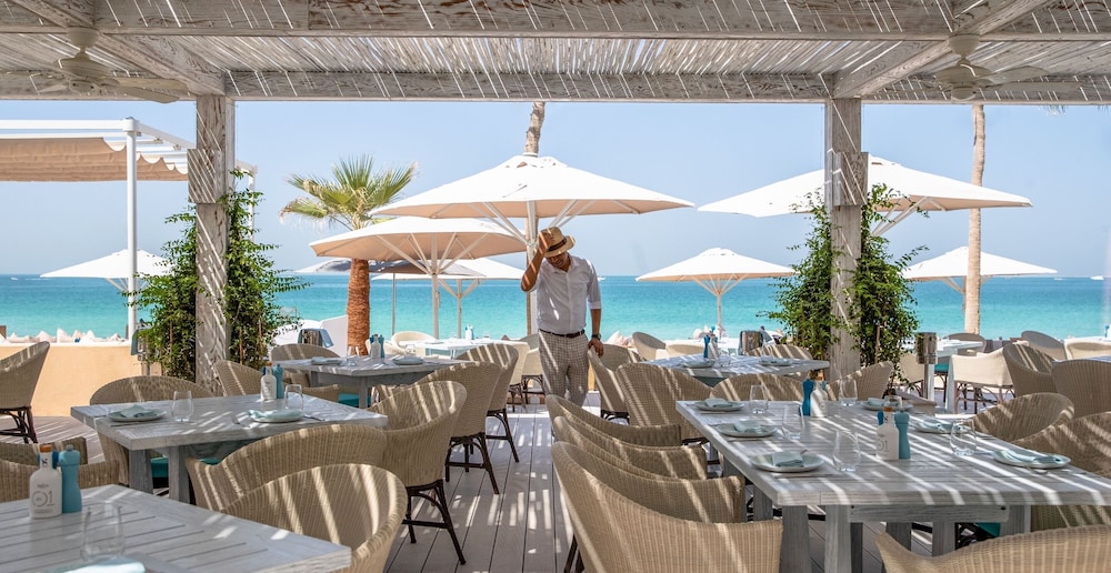 Jumeirah Mina Al Salam Dubai — Restaurant in Dubai