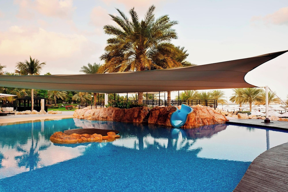 The Westin Dubai Mina Seyahi Beach Resort & Marina — Pool in Dubai