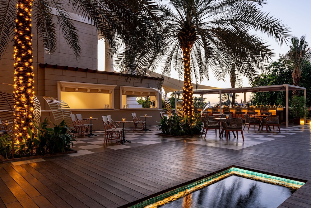 The Westin Dubai Mina Seyahi Beach Resort & Marina — Restaurant in Dubai