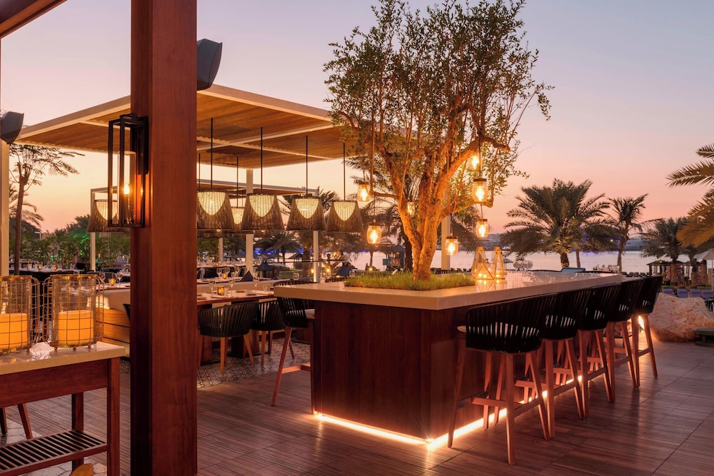 The Westin Dubai Mina Seyahi Beach Resort & Marina — Restaurant in Dubai