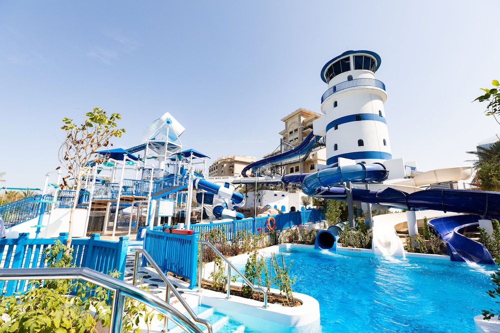 The Westin Dubai Mina Seyahi Beach Resort & Marina — Pool in Dubai