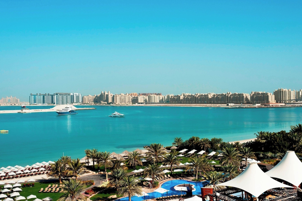 The Westin Dubai Mina Seyahi Beach Resort & Marina — Pool in Dubai