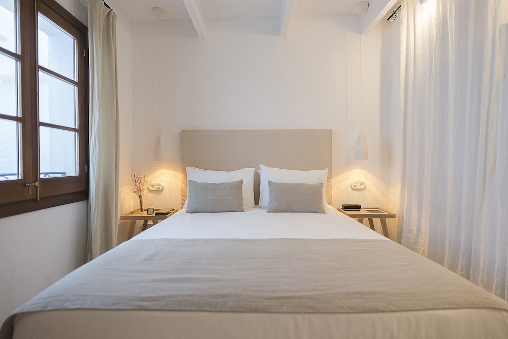 S'Hotelet d'es Born - Suites & SPA — Hotel rooms in Ciutadella de Menorca, Balearic Islands