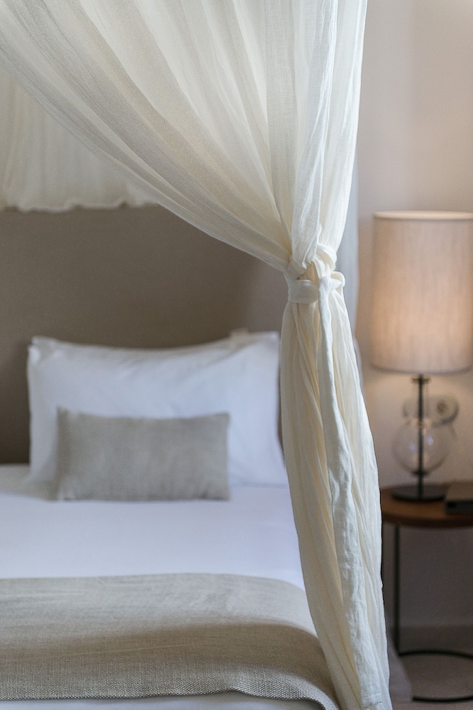 S'Hotelet d'es Born - Suites & SPA — Hotel rooms in Ciutadella de Menorca, Balearic Islands