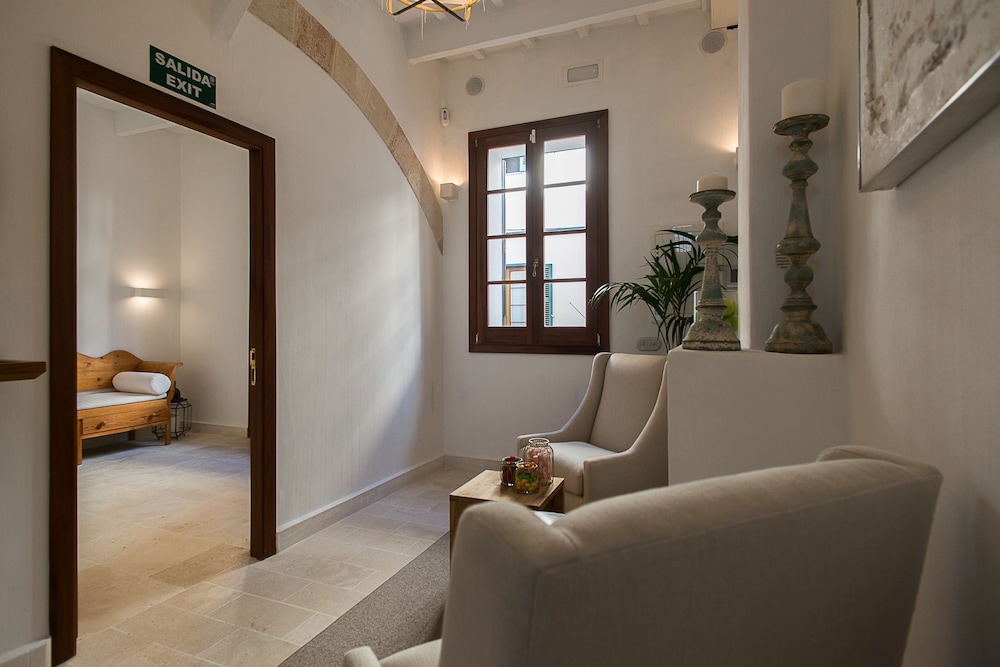 S'Hotelet d'es Born - Suites & SPA — Hotel building in Ciutadella de Menorca, Balearic Islands