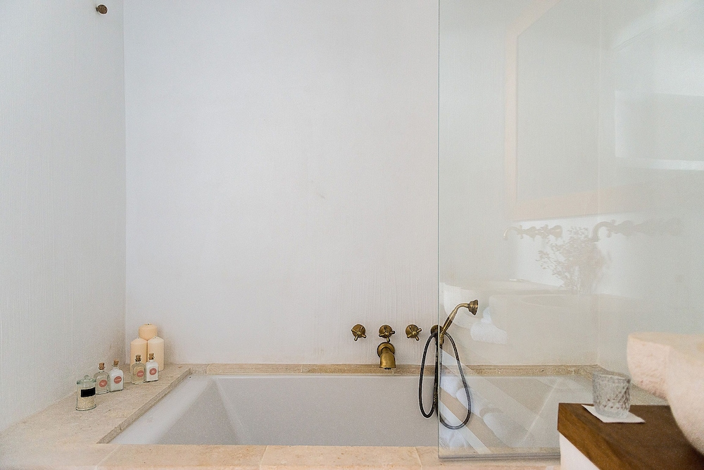 S'Hotelet d'es Born - Suites & SPA — Hotel rooms in Ciutadella de Menorca, Balearic Islands