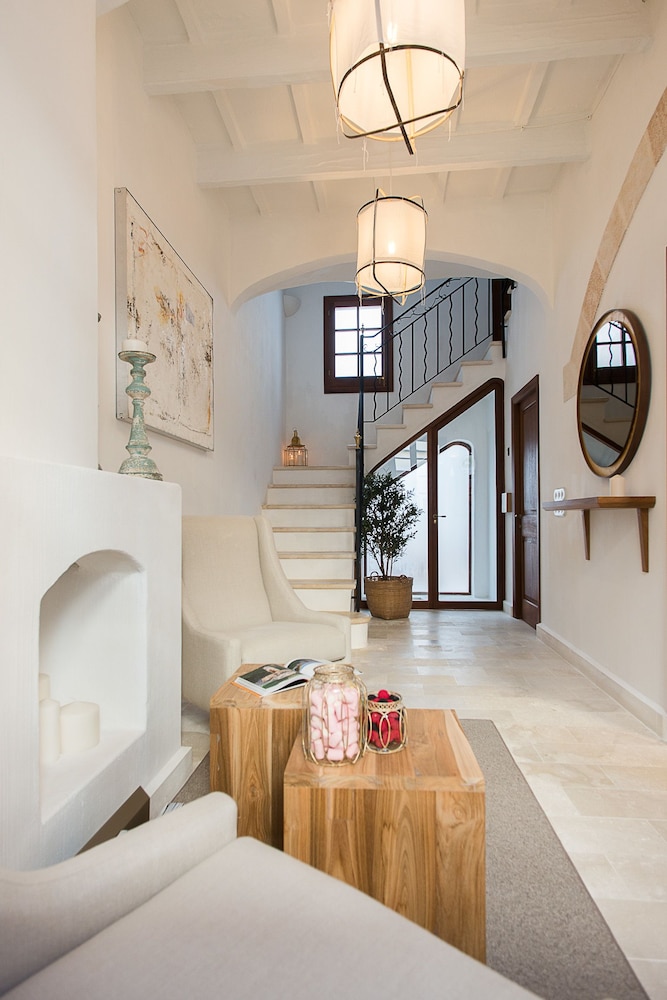 S'Hotelet d'es Born - Suites & SPA — Hotel building in Ciutadella de Menorca, Balearic Islands