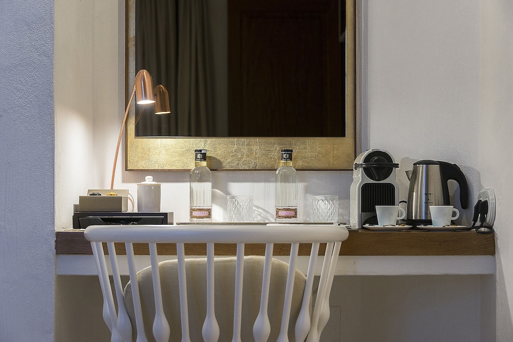 S'Hotelet d'es Born - Suites & SPA — Hotel rooms in Ciutadella de Menorca, Balearic Islands