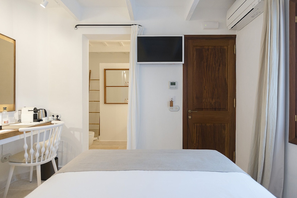 S'Hotelet d'es Born - Suites & SPA — Hotel rooms in Ciutadella de Menorca, Balearic Islands