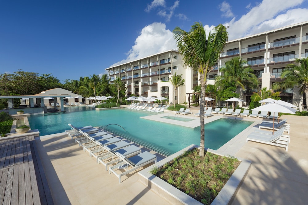 Unico Hotel Riviera Maya - Adults Only — Swimming pool in Xetna, Quintana Roo