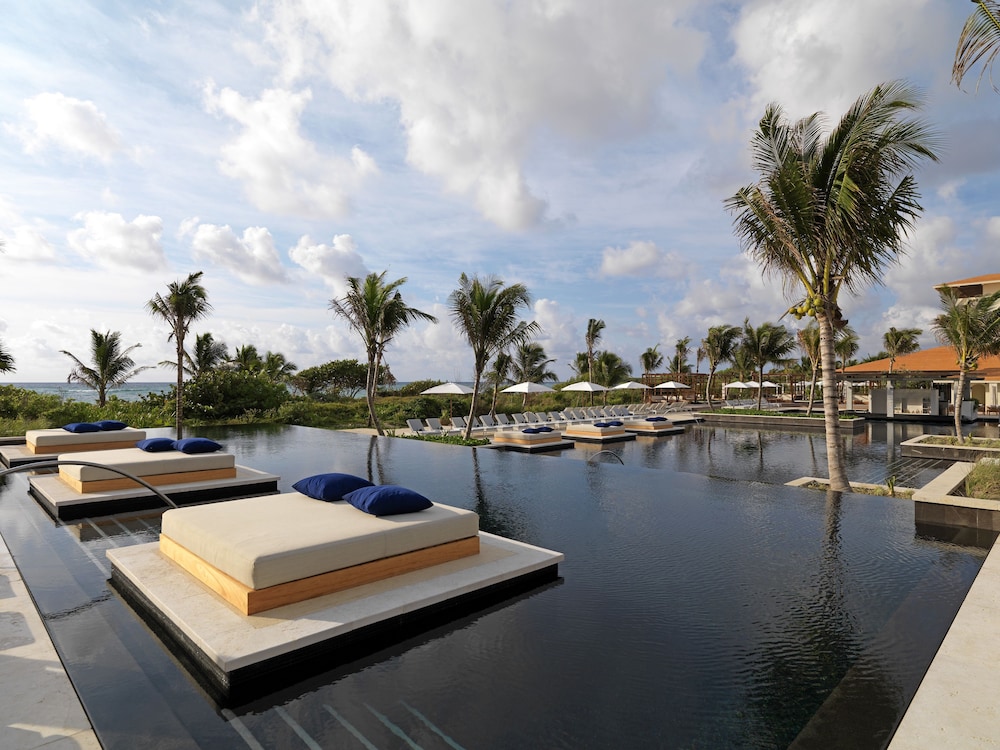 Unico Hotel Riviera Maya - Adults Only — Swimming pool in Xetna, Quintana Roo